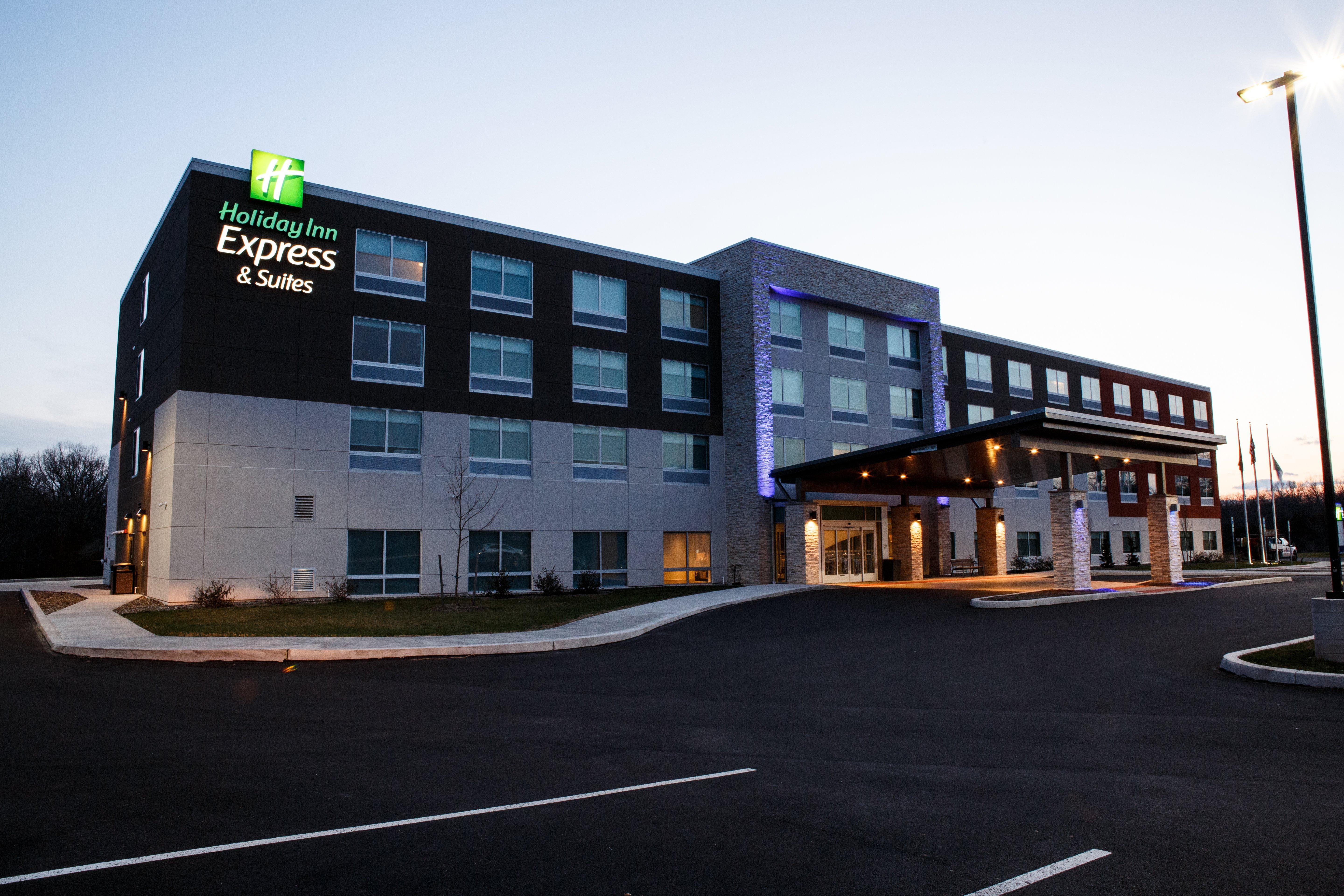 Holiday Inn Express & Suites - Gettysburg By Ihg Exterior photo